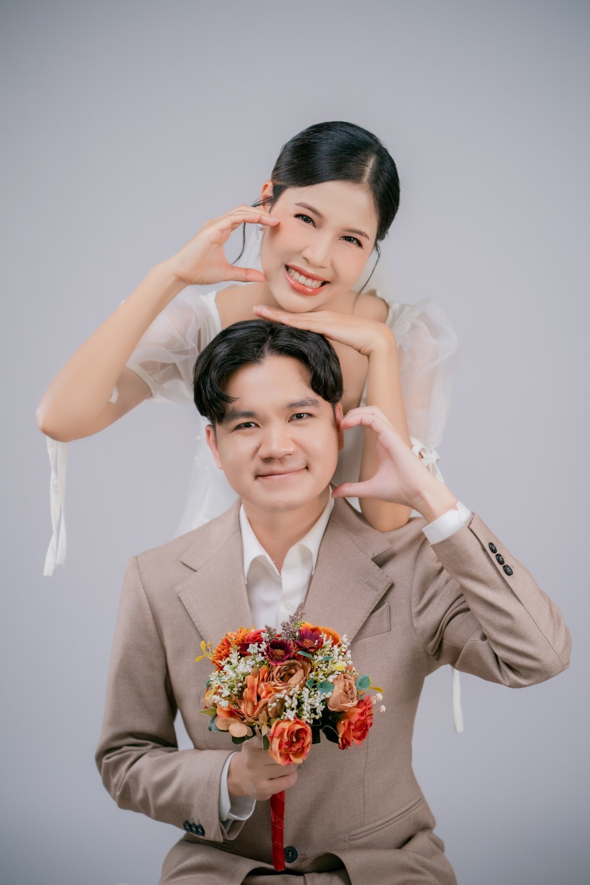 A playful portrait of Amm and Hrung